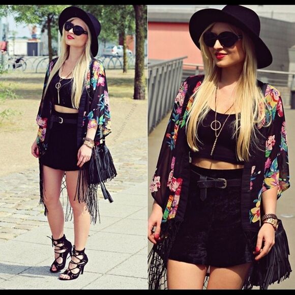 ✨HP✨FLORAL FRINGE KIMONO✨  - Picture 3 of 6